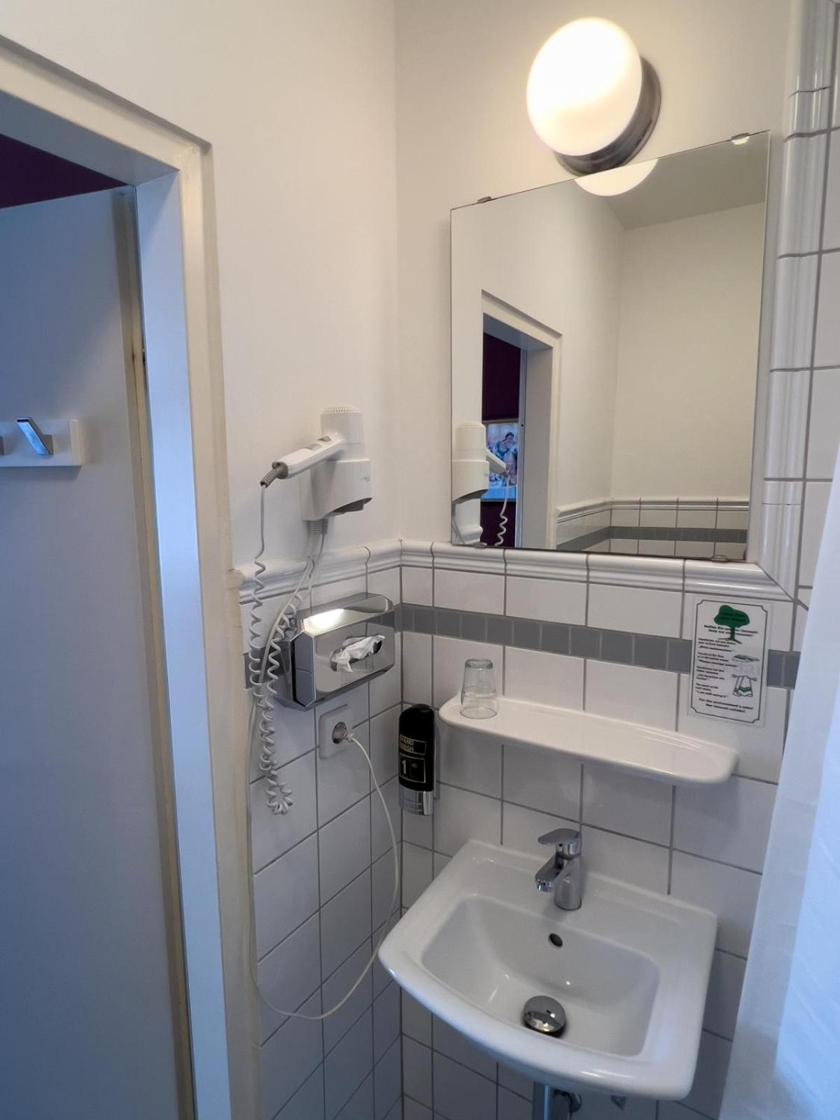 Hotel Hotel-maison Am Olivaer Platz Berlino