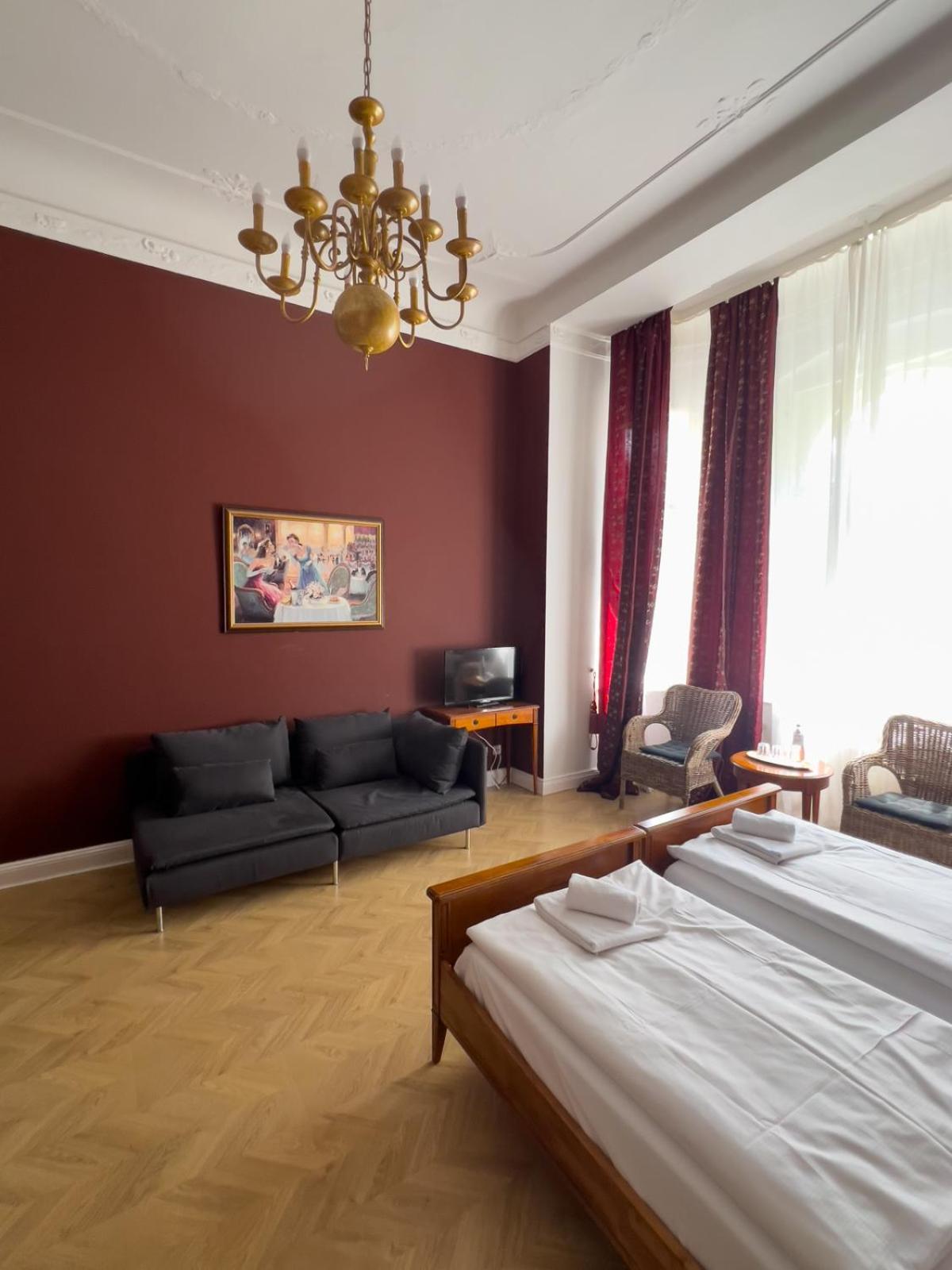 Hotel Hotel-maison Am Olivaer Platz Berlino