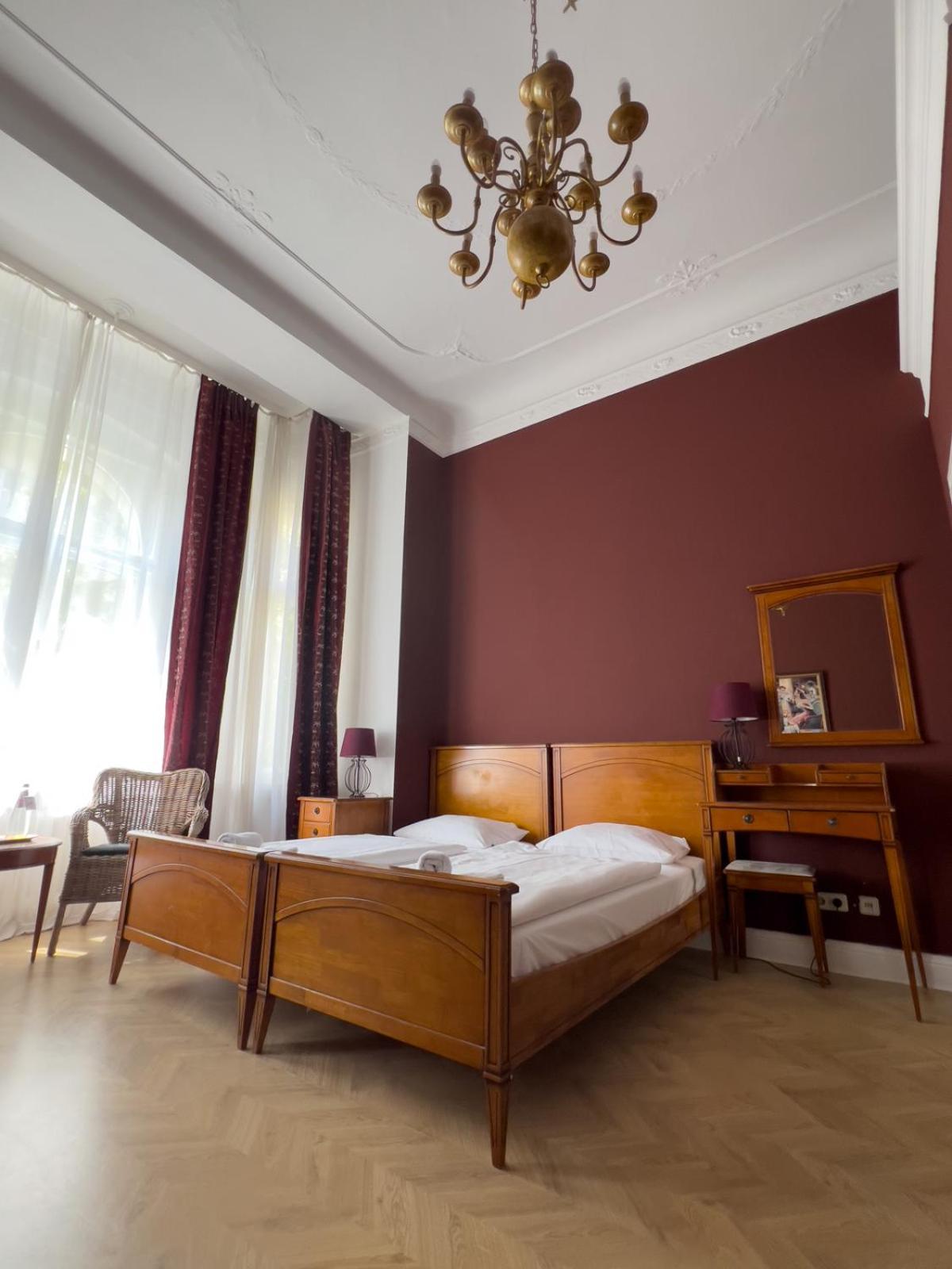 Hotel-maison Am Olivaer Platz Berlino