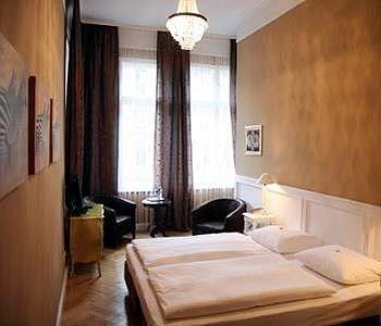 Hotel Hotel-maison Am Olivaer Platz Berlino