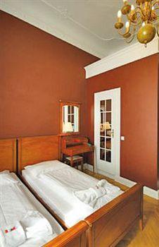 Hotel-maison Am Olivaer Platz 3* Berlino