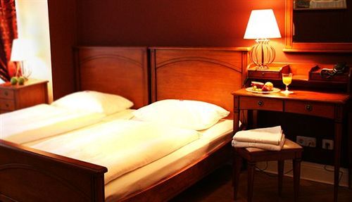 Hotel Hotel-maison Am Olivaer Platz Berlino